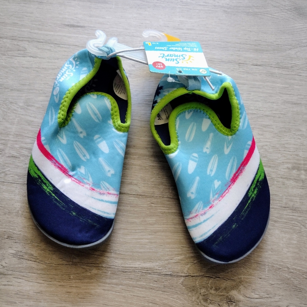 Kids Aqua Shoes - Blue and Green Size L 9/10 NWT